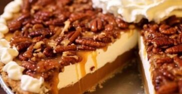 Irresistible Pecan Pie Cheesecake