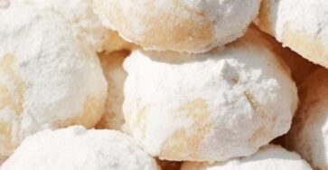 Lemon Snowball Cookies That Melt in Your Mouth!